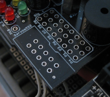 Datei:Servos M32.jpeg